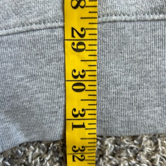 American Eagle Women’s Oversized Gray Crewneck Sweatshirt size small - Picture 9 of 10